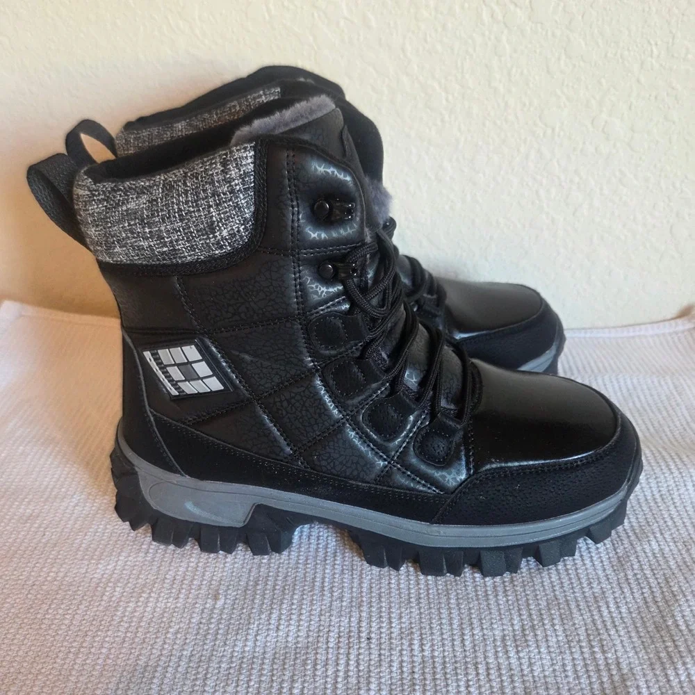 Mens Black Winter Snow Boots Faux Fur Lined Lace Up Lug Sole Size 44